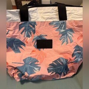 Aloha Collection Tote day tripper special edition collaboration laylow Waikiki
